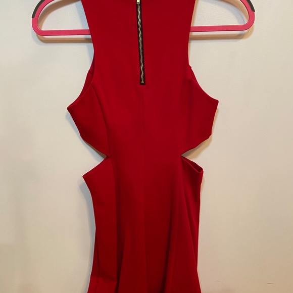 Dresses - Picture 4 of 6